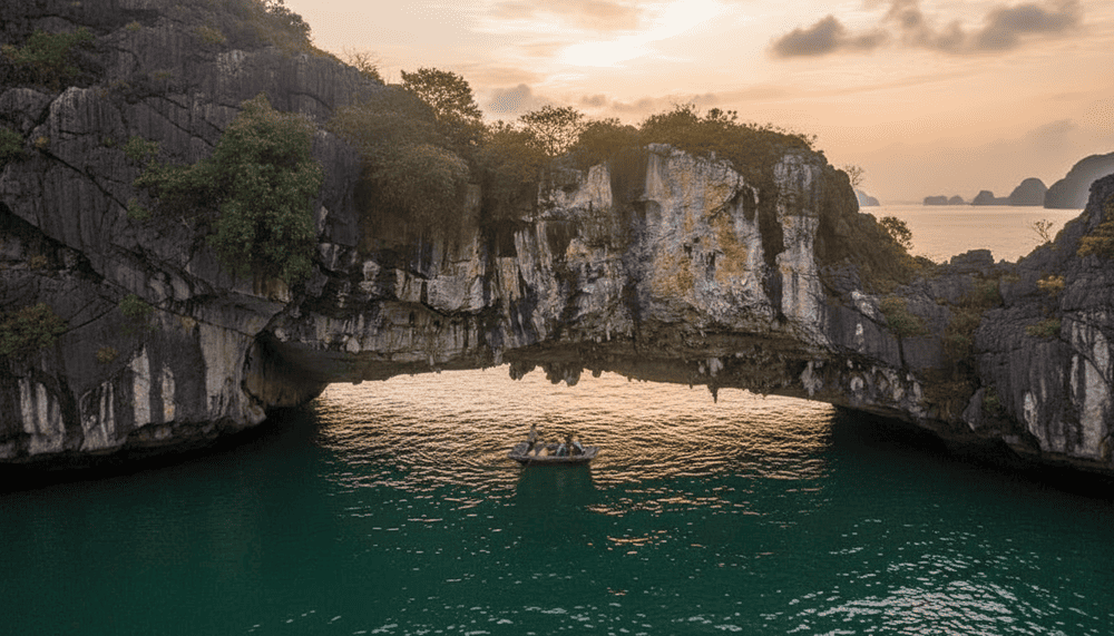 Buổi sáng và chiều sớm sẽ mang đến cho du khách trải nghiệm lãng mạn, yên bình.